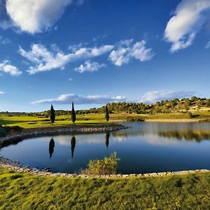 Las Colinas Golf & Country Club Residences